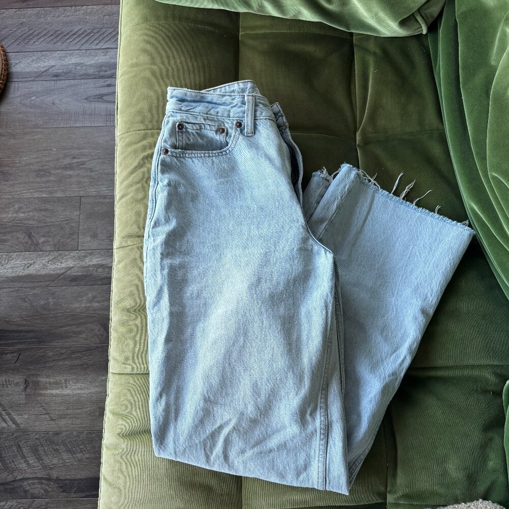 Abercrombie and Fitch The Loose High Rise Jeans Curve Love Light Wash Size 27 4R